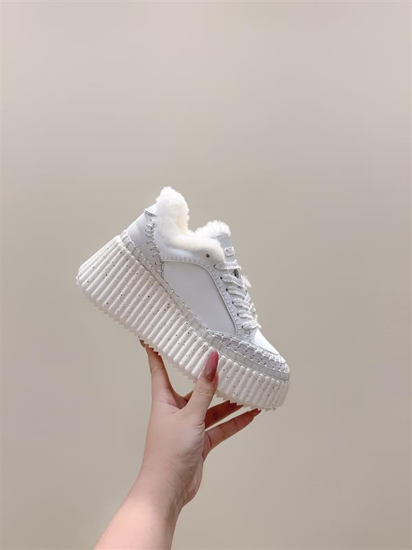 2025112815388679 390